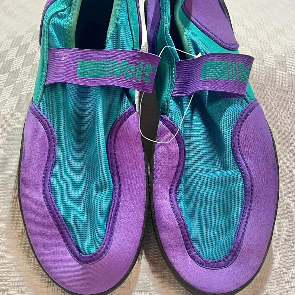NWOT Size 11 Voit Purple/Teal Water/Volleyball Shoe